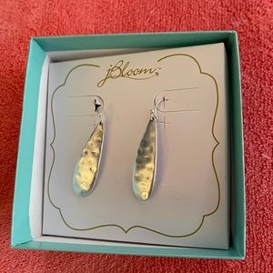 Silver bloom earrings